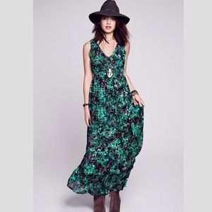 *Never Worn* Re:Named Floral Tiered Maxi Dress